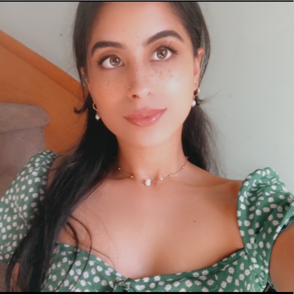 Meet your Posher, Shalini - Picture 1 of 2